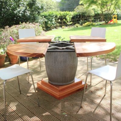 Jamie Leuchars (A2) Expandable Garden Table